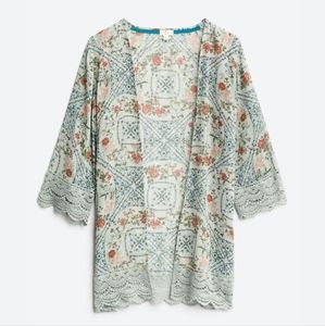 Mason & Belle crochet detail kimono